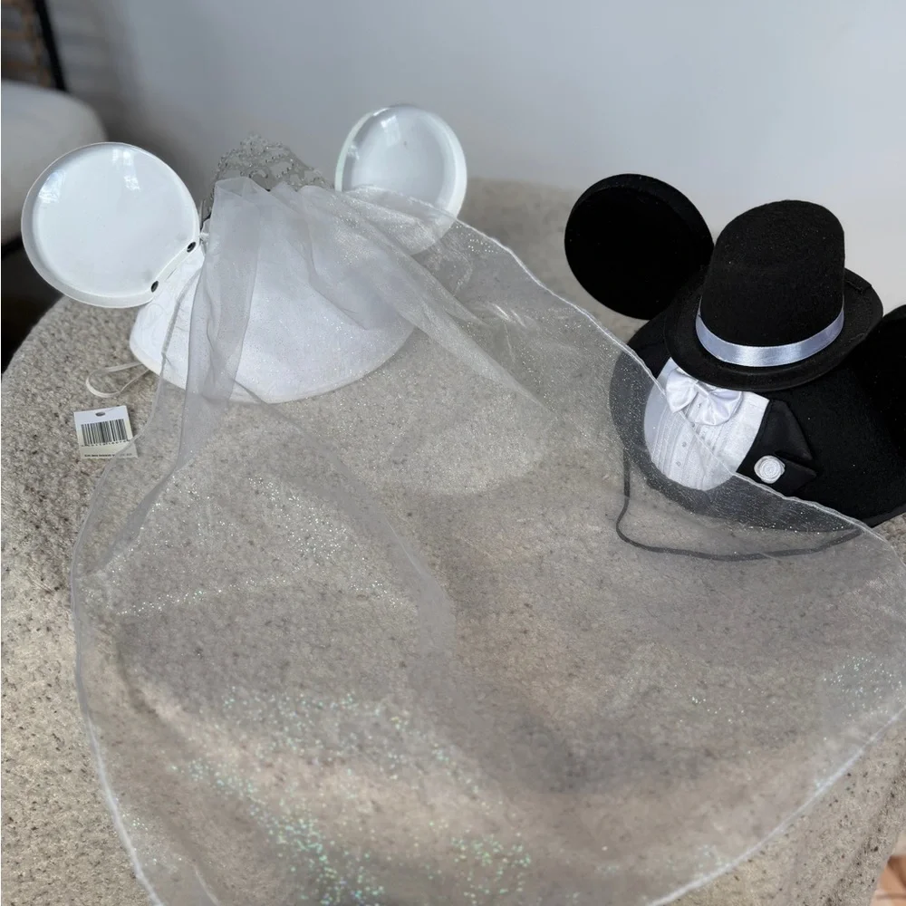 Disney White Mickey Ears Hat - Picture 4 of 7